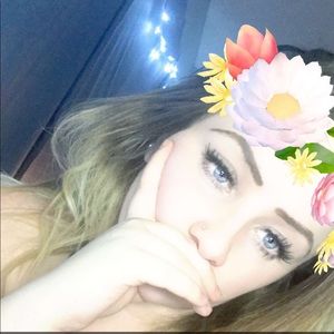 Meet your Posher, Abbi